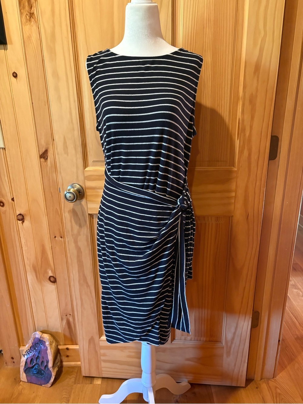 Gilli sleeveless, midi-length, faux-wrap style dress black white stripes size L